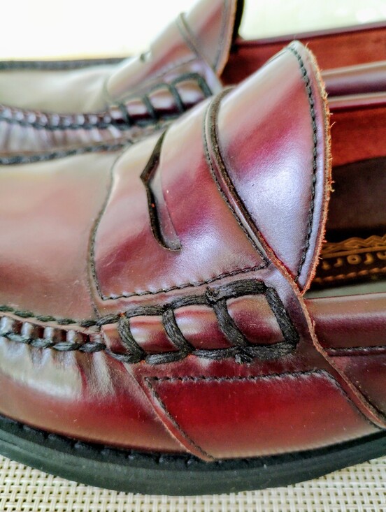 Men\'s Rockport Burgundy Leather/Black Slip-On Penny Loafers. Size 8.5M main image 9
